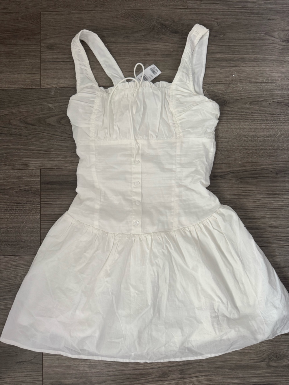 White Tilly’s dress